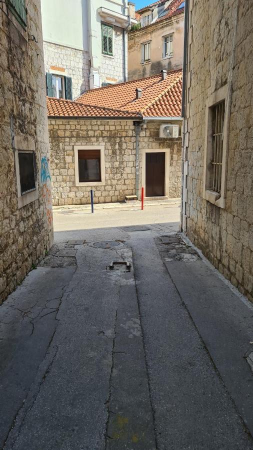 Apartment Central Old Town With Private Indoor Garage Parking Split Luaran gambar