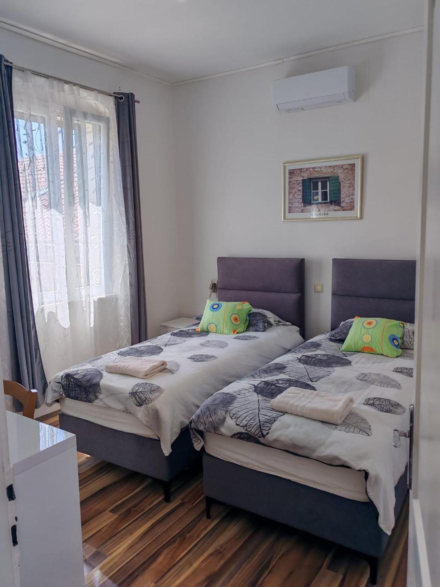 Apartment Central Old Town With Private Indoor Garage Parking Split Luaran gambar