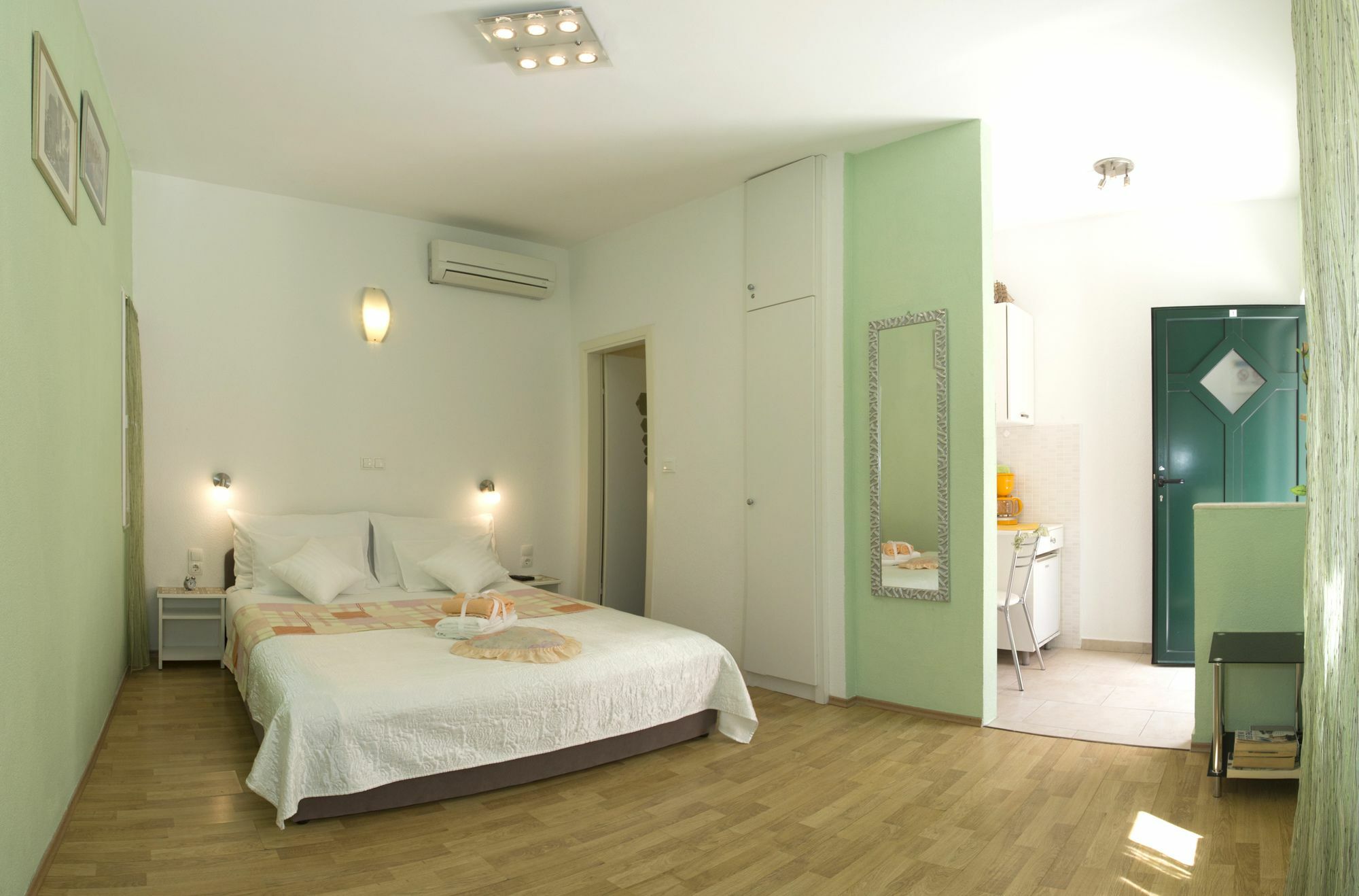 Apartment Central Old Town With Private Indoor Garage Parking Split Luaran gambar