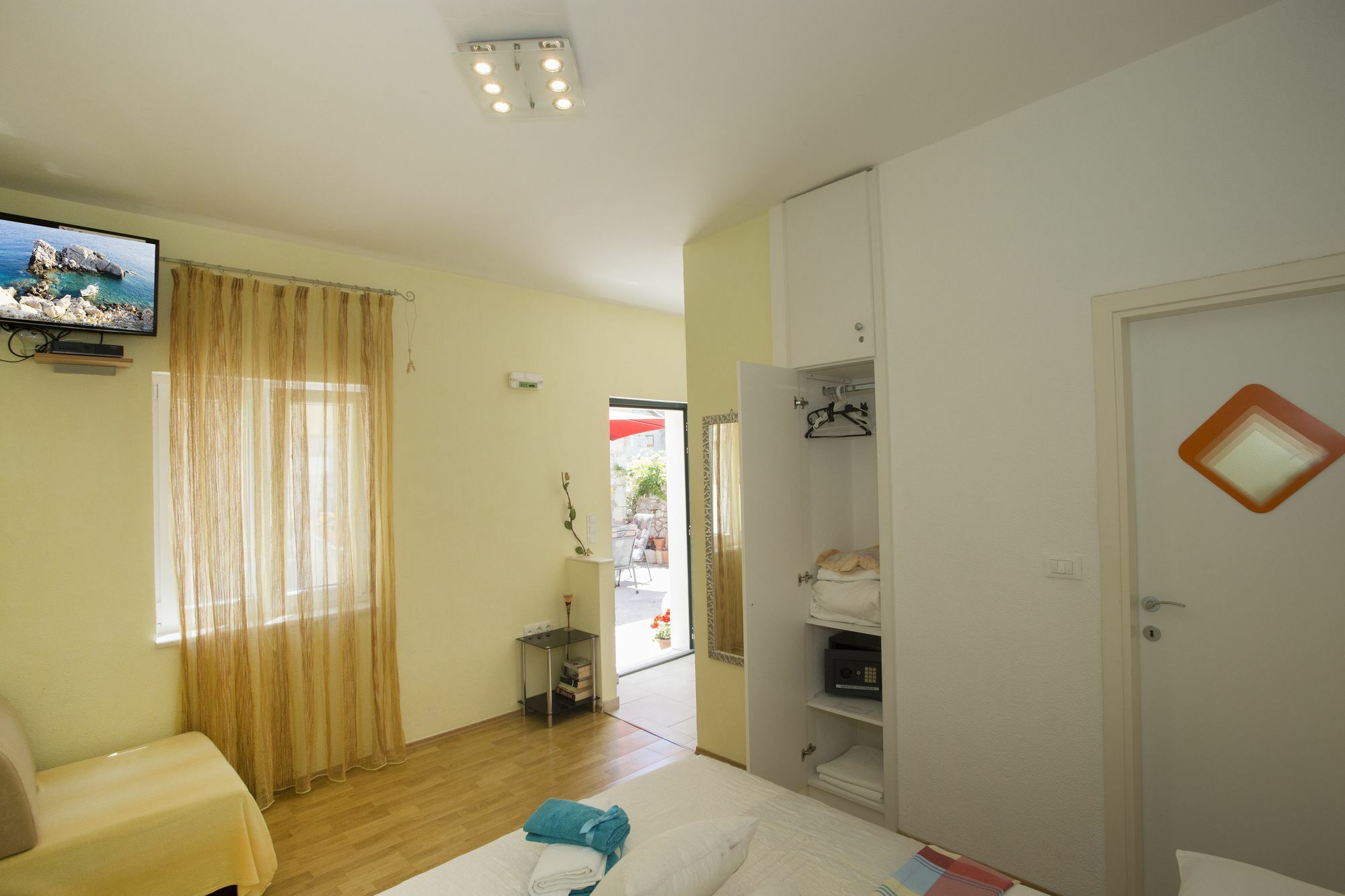 Apartment Central Old Town With Private Indoor Garage Parking Split Luaran gambar