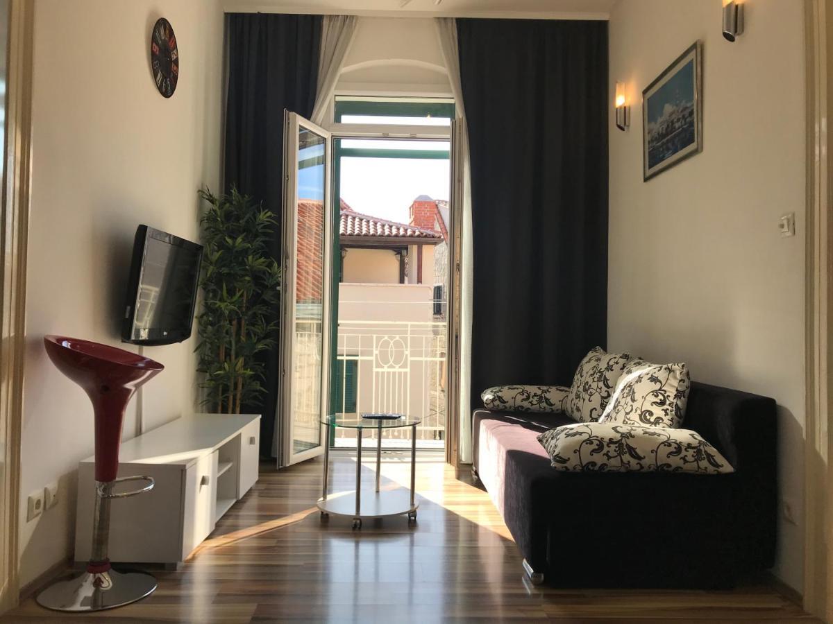 Apartment Central Old Town With Private Indoor Garage Parking Split Luaran gambar